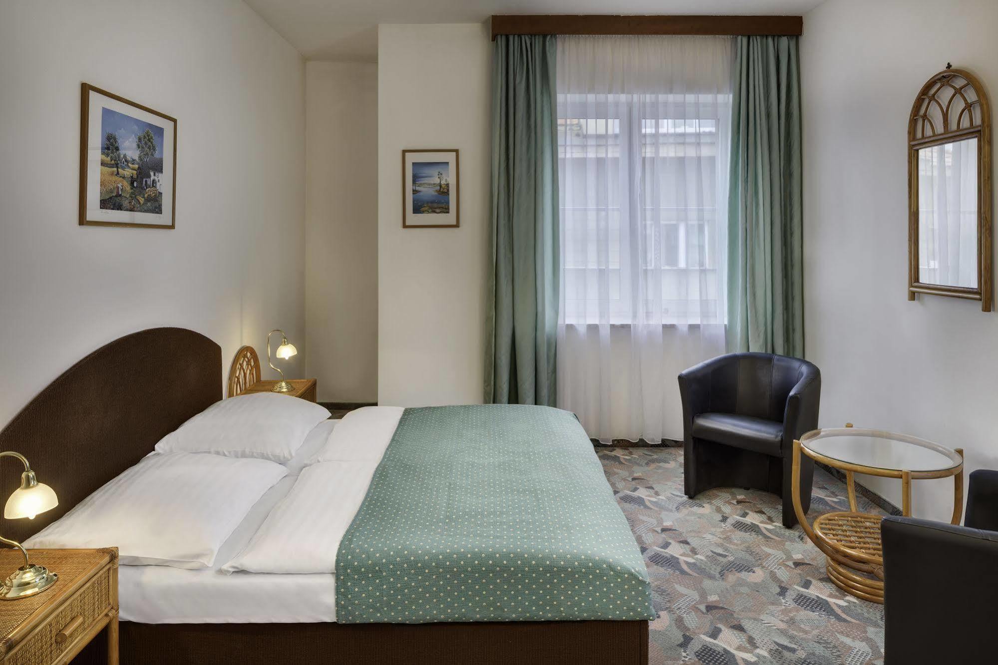 Hotel Otar Prag Eksteriør billede